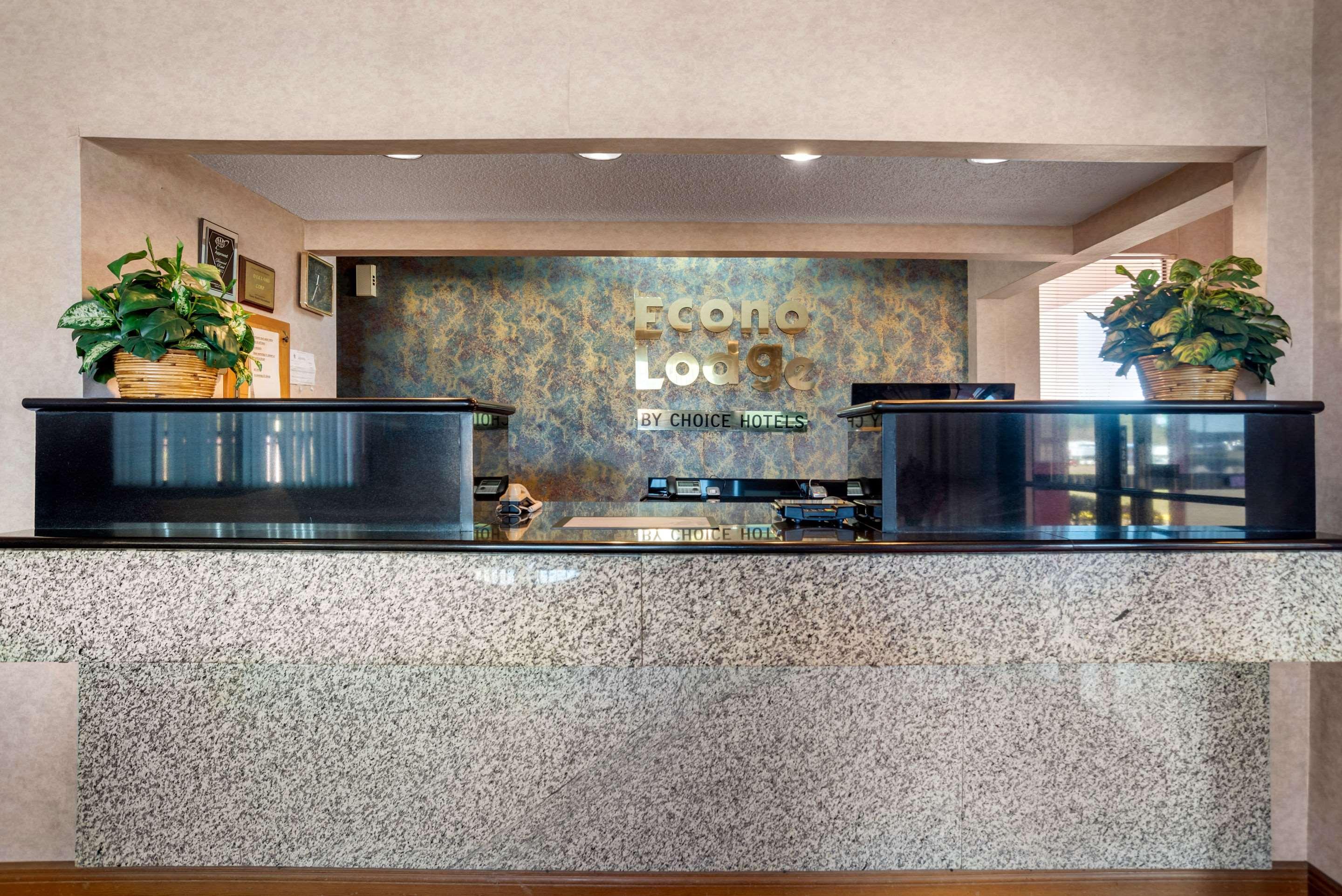 Econo Lodge Inn&Suites Forest Esterno foto
