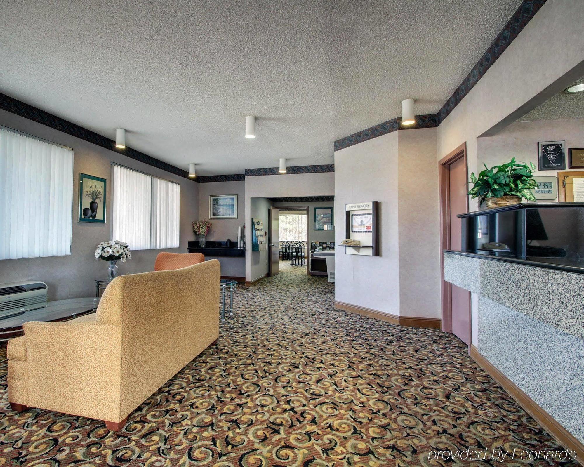 Econo Lodge Inn&Suites Forest Esterno foto