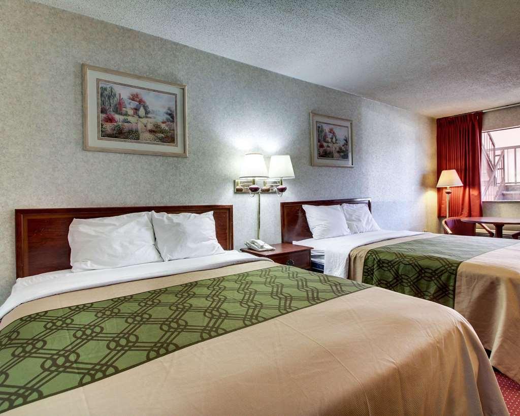 Econo Lodge Inn&Suites Forest Camera foto