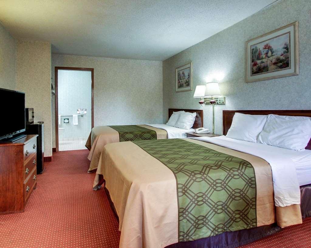 Econo Lodge Inn&Suites Forest Camera foto