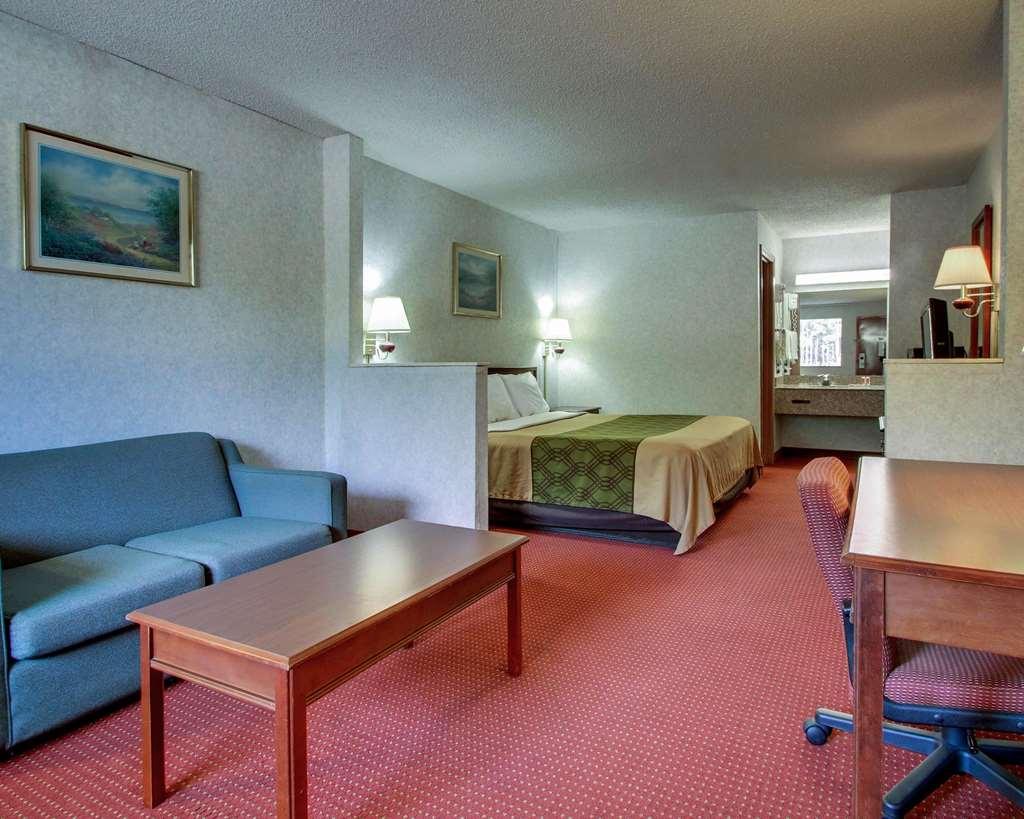 Econo Lodge Inn&Suites Forest Camera foto